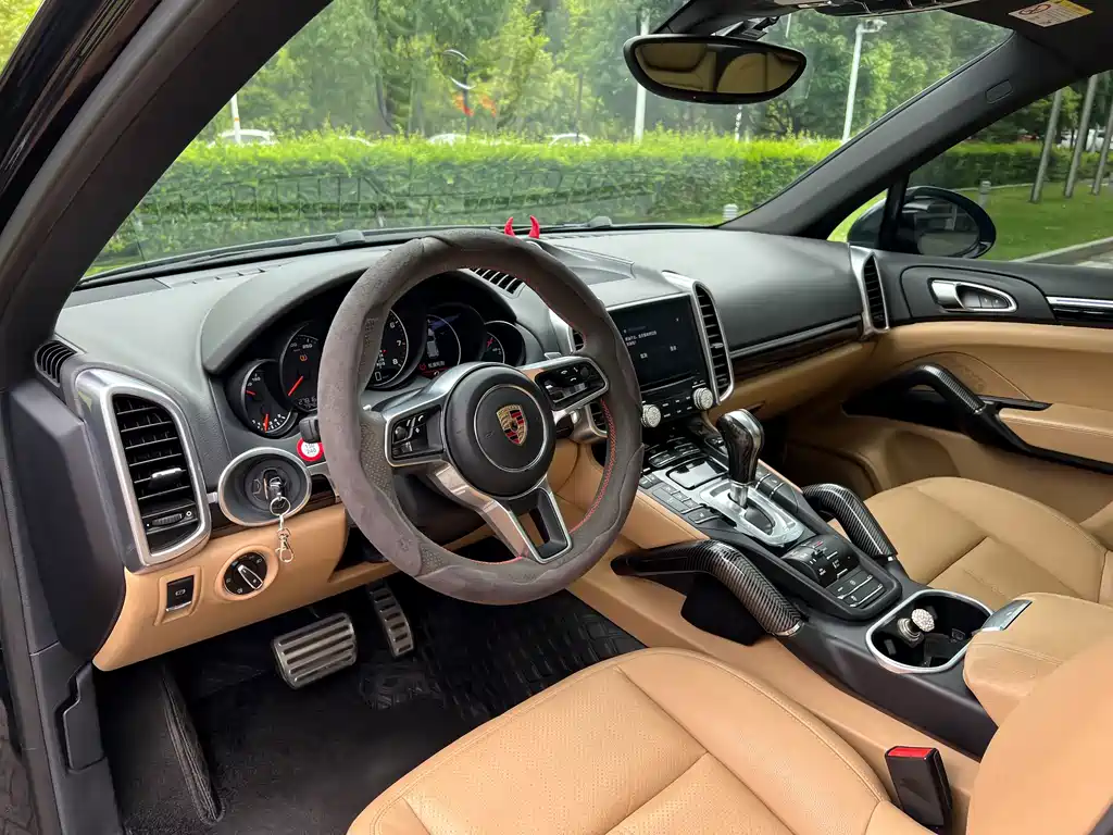 Porsche Cayenne — миниатюра 17