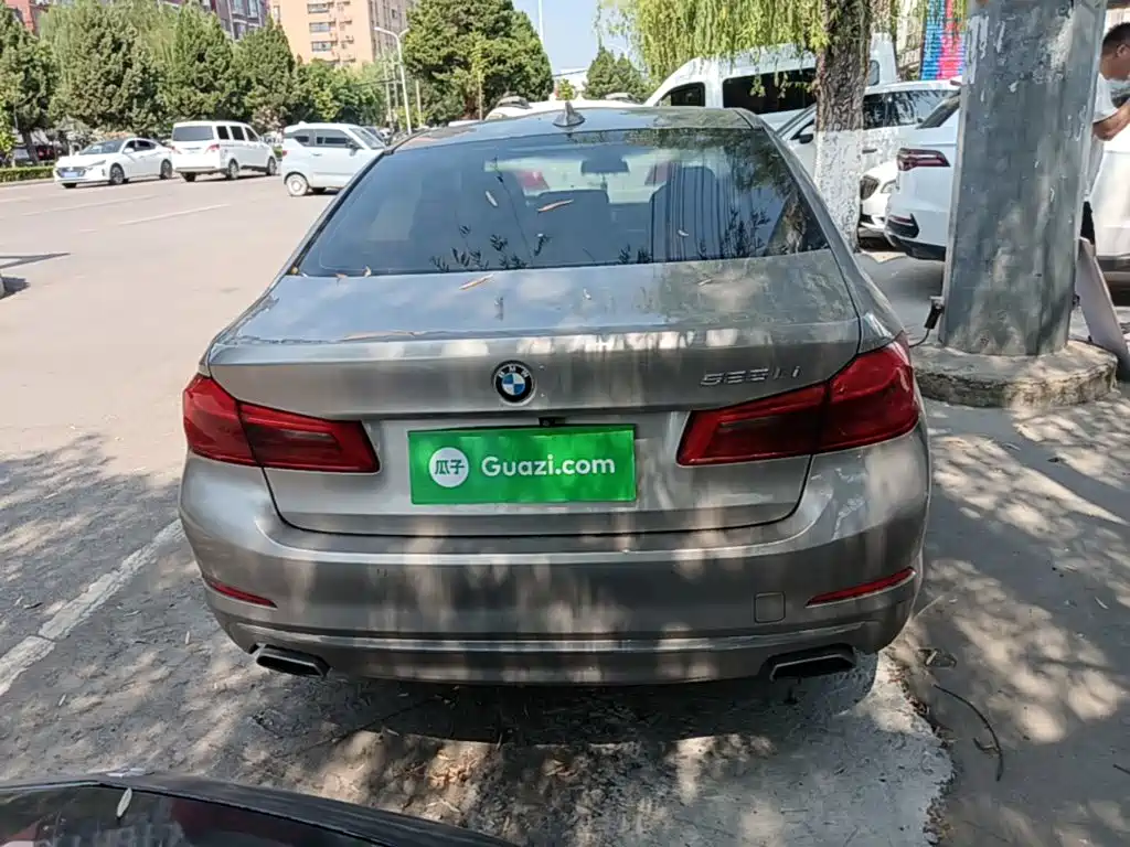 BMW 5 Series — миниатюра 6
