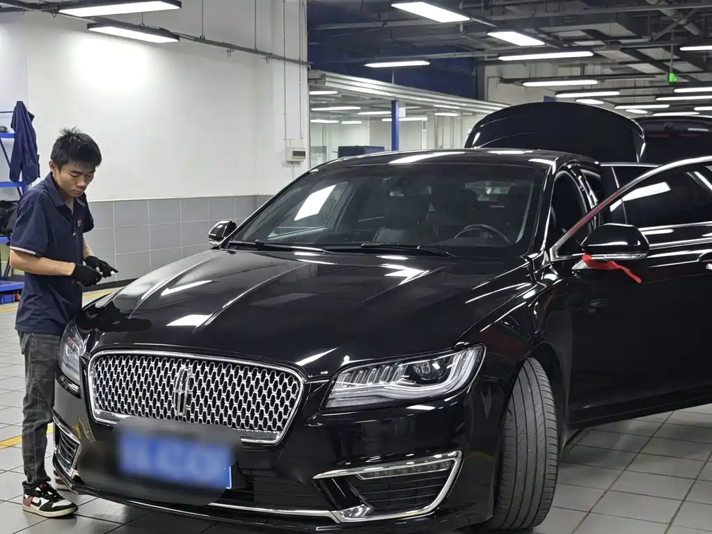 Lincoln MKZ
