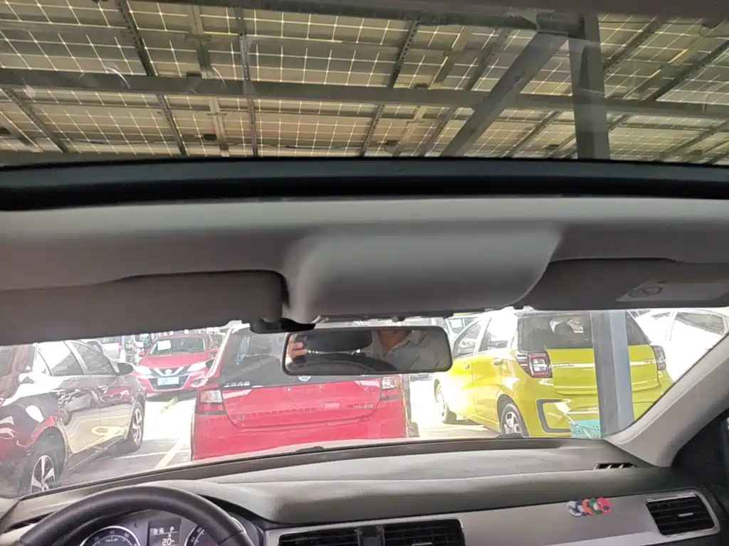Skoda Rapid Spaceback — миниатюра 18