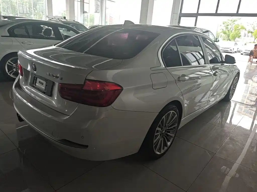 BMW 3 Series — миниатюра 7