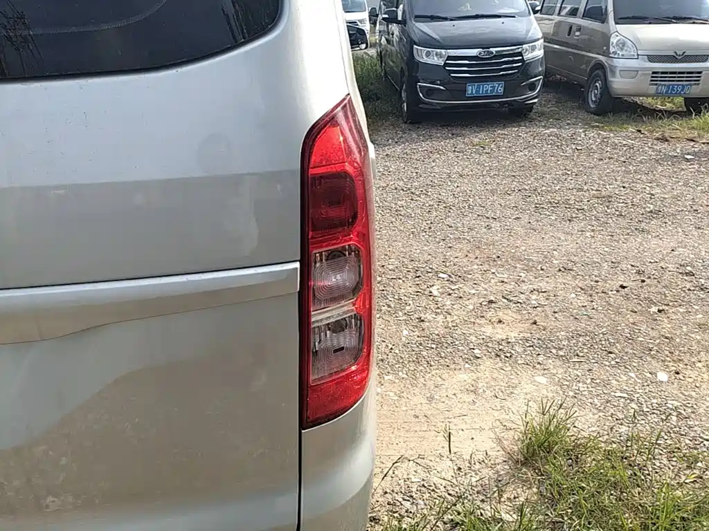 Wuling Hongguang V — миниатюра 8