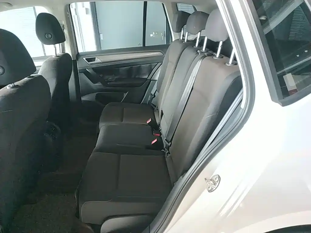 Volkswagen Golf Sportsvan — миниатюра 17