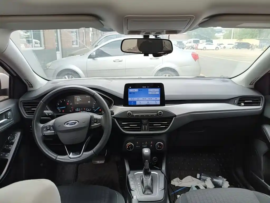 Ford Focus — миниатюра 10