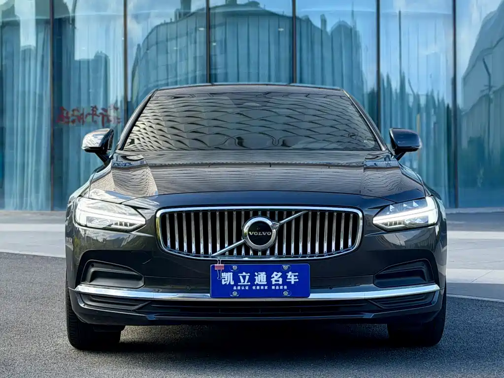 Volvo S90 2022 B5 Luxury