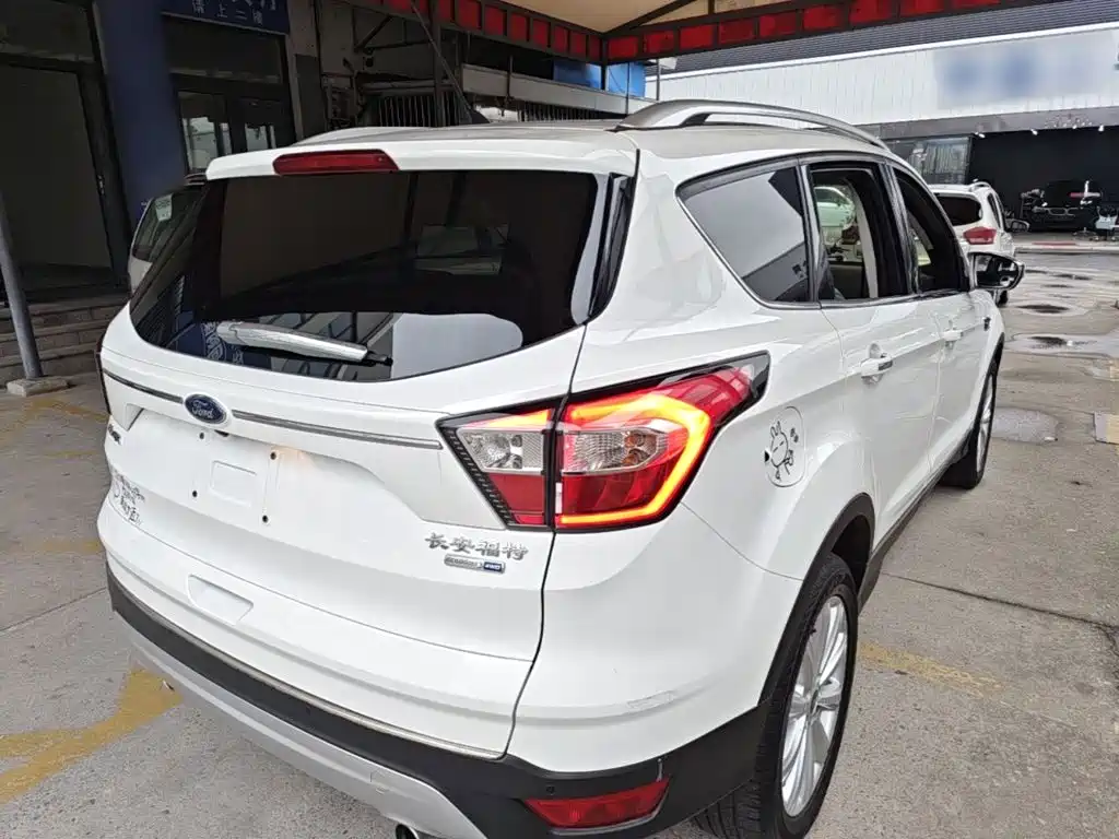 Ford Kuga — миниатюра 7