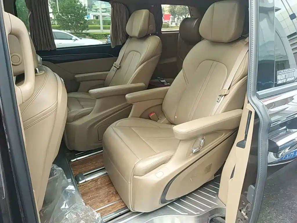 Buick GL8 — миниатюра 17