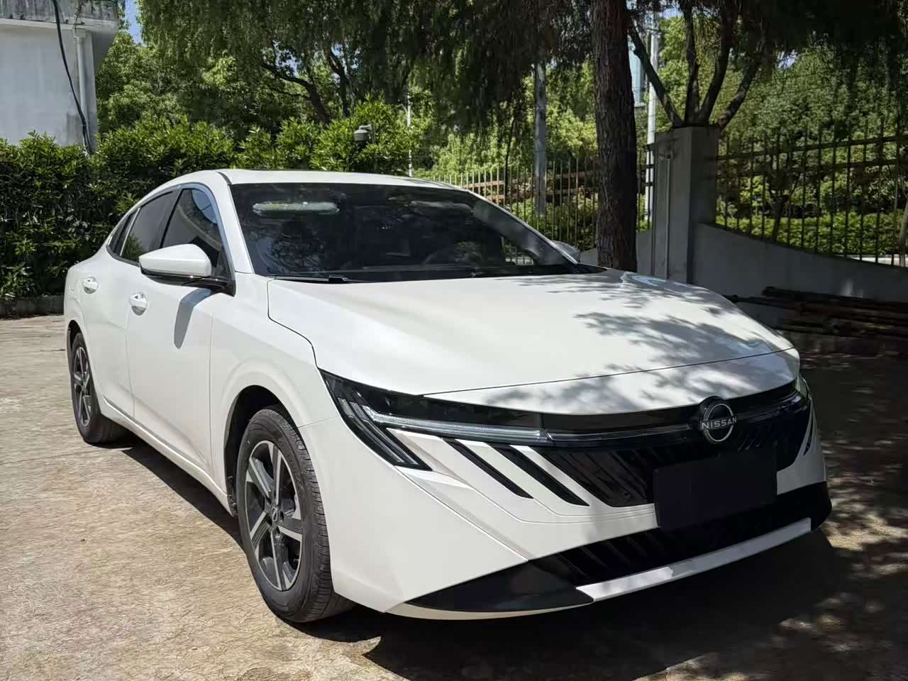 Nissan Sylphy 1.6 л 2026 г. Белый, пробег 8000 км