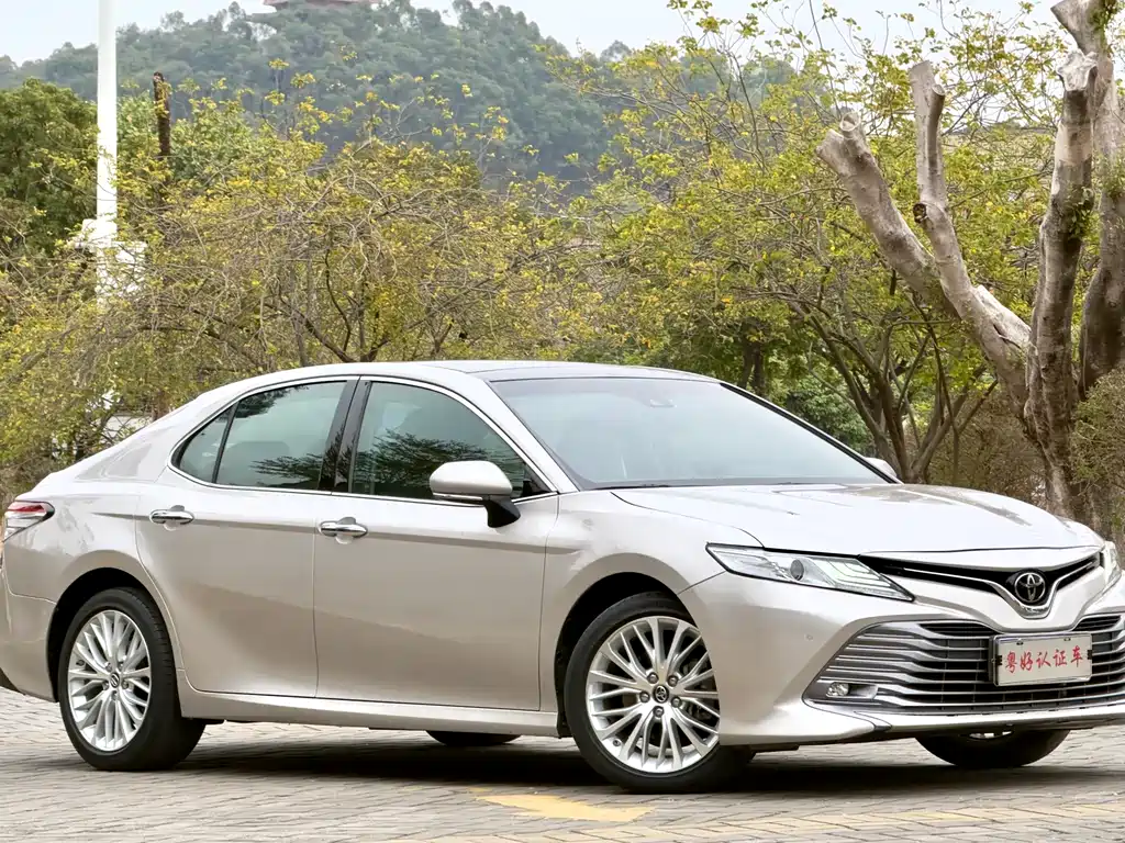TOYOTA CAMRY