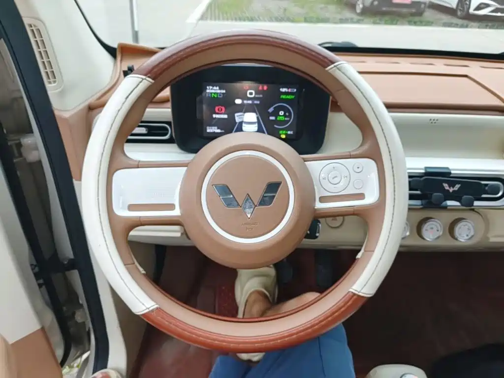 Wuling MINIEV — миниатюра 11