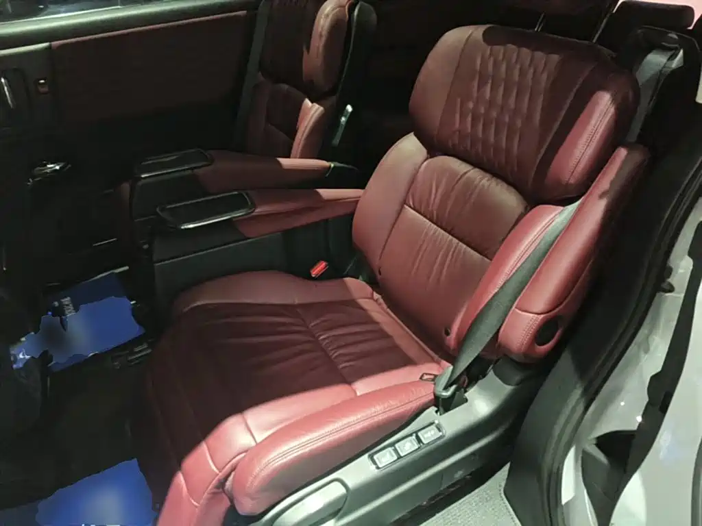 Honda Elysion — миниатюра 17