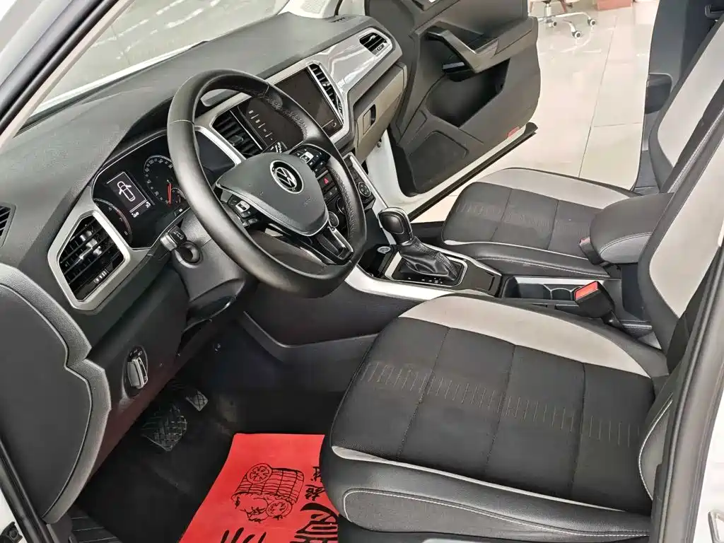 Volkswagen T-Roc — миниатюра 12