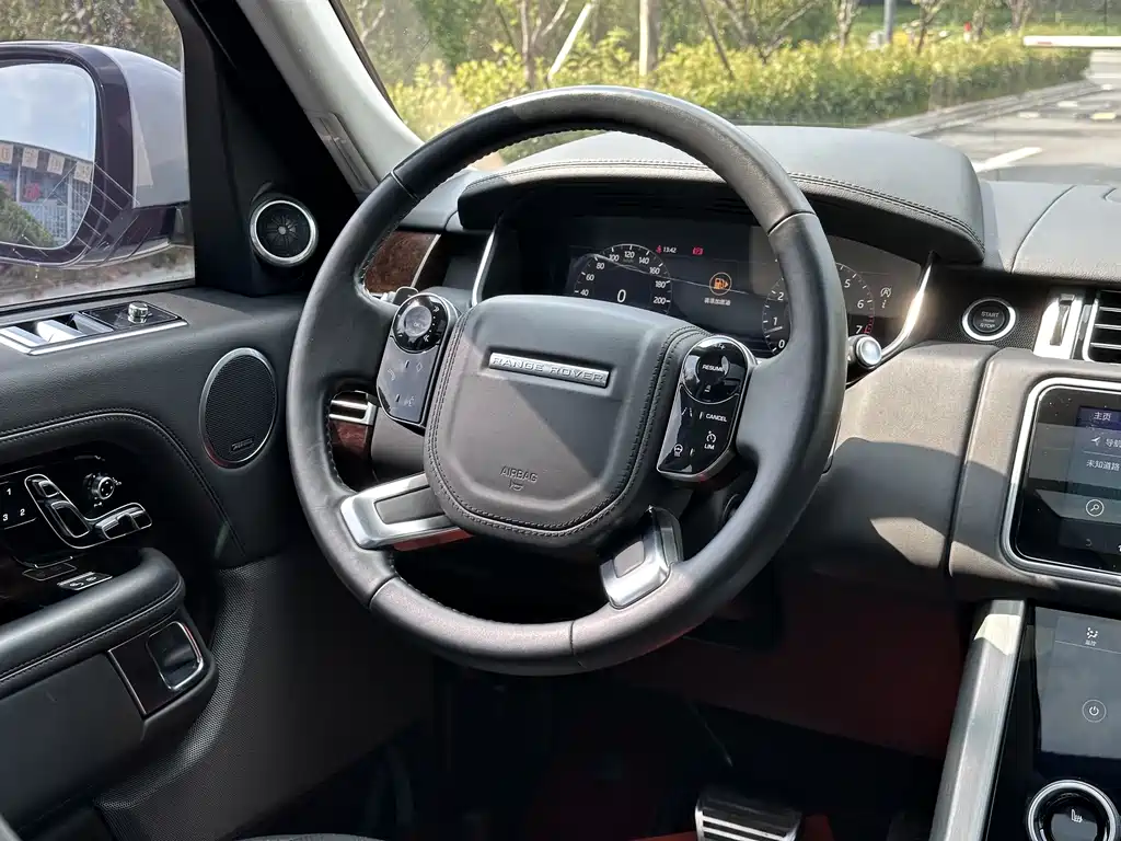 Land Rover Range Rover — миниатюра 13