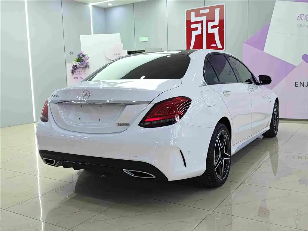 Mercedes-Benz C-Class — миниатюра 4