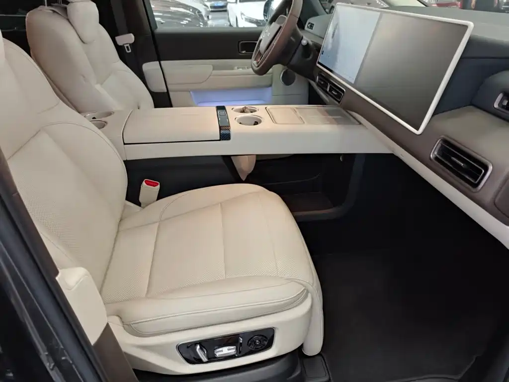 Li Auto Li MEGA — миниатюра 15