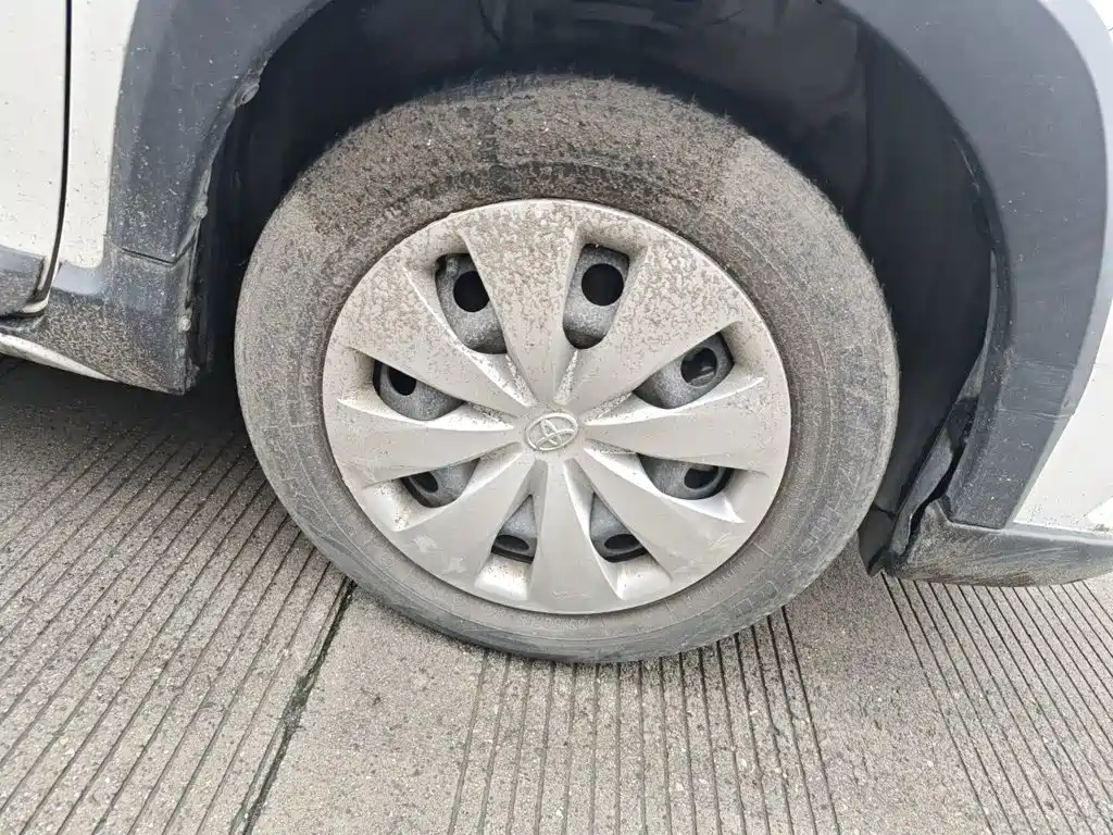 Toyota Yaris L — миниатюра 8