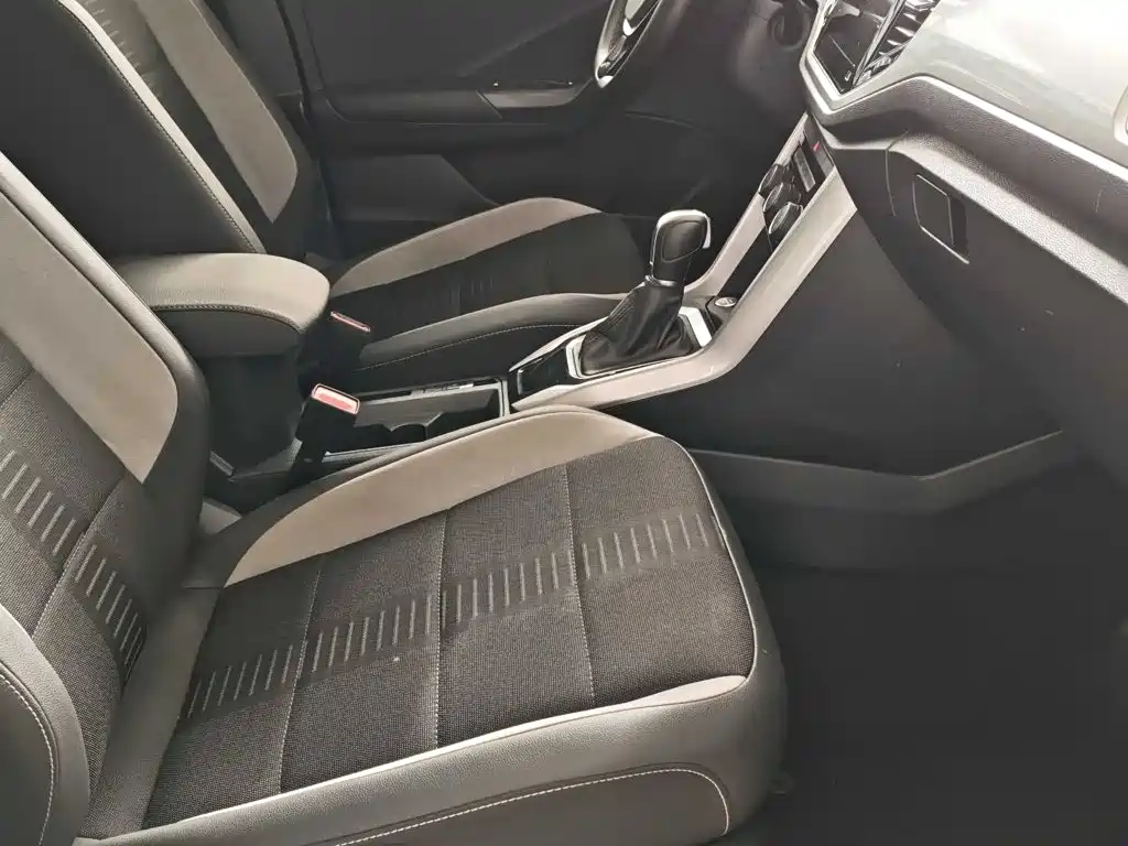 Volkswagen T-Roc — миниатюра 9
