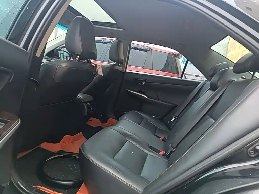 Toyota Camry — миниатюра 17