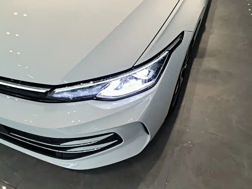Volkswagen Golf — миниатюра 24