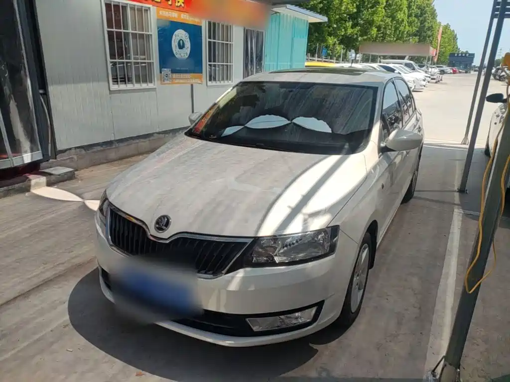 Skoda Rapid — миниатюра 2