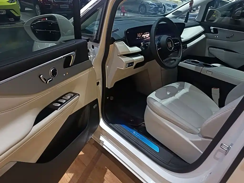 Buick GL8 Hybrid — миниатюра 16