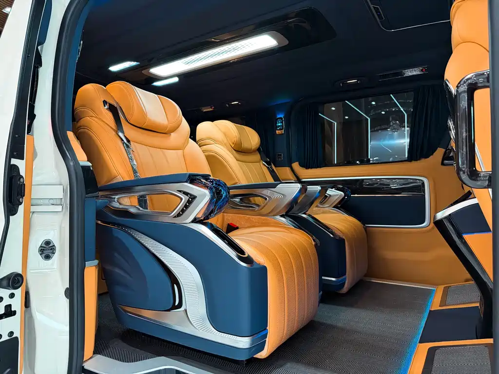 Toyota HiAce 2025 3.5L AT