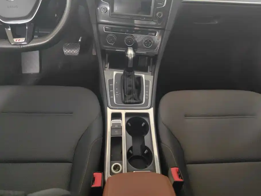 Volkswagen Golf — миниатюра 16