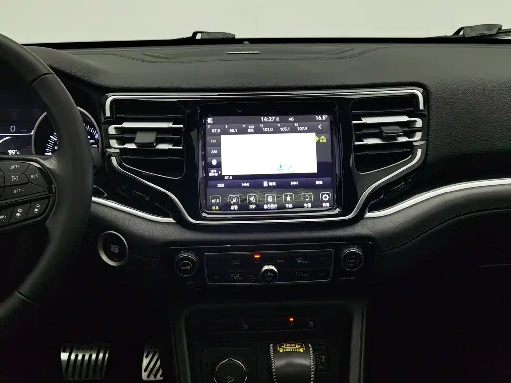 Jeep Grand Commander — миниатюра 12