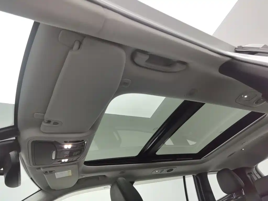 Jeep Grand Commander — миниатюра 14