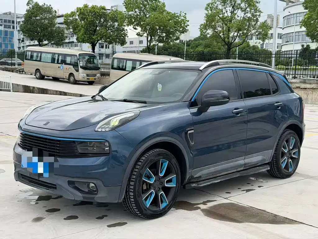 Lynk & Co 01