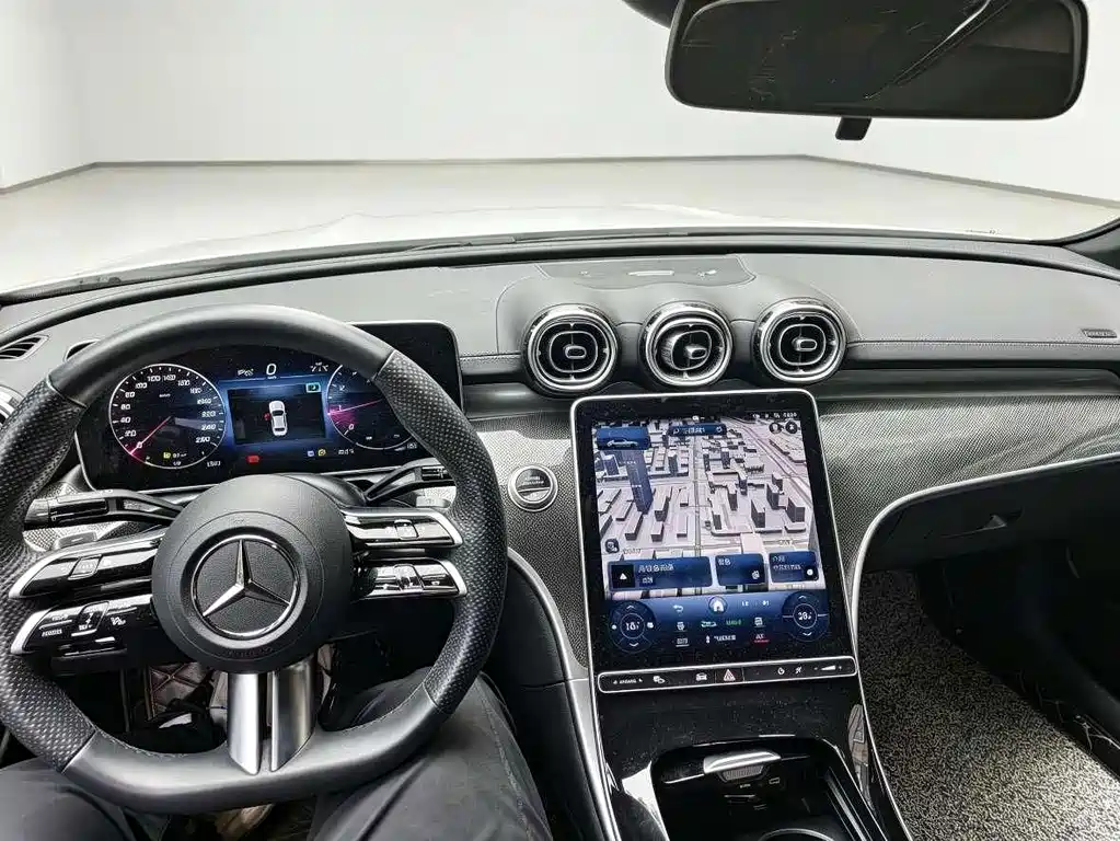 Mercedes-Benz C-Class — миниатюра 6