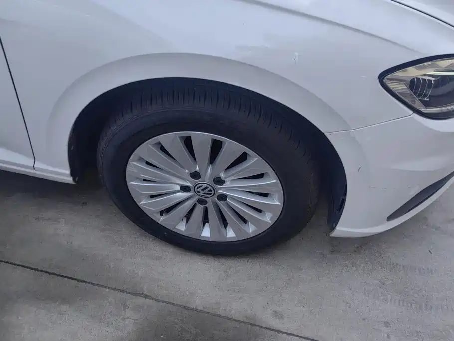 Volkswagen Lavida — миниатюра 6