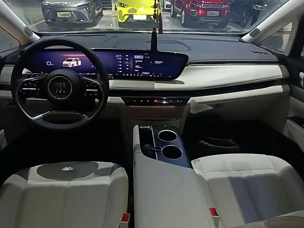 Buick GL8 Hybrid — миниатюра 10