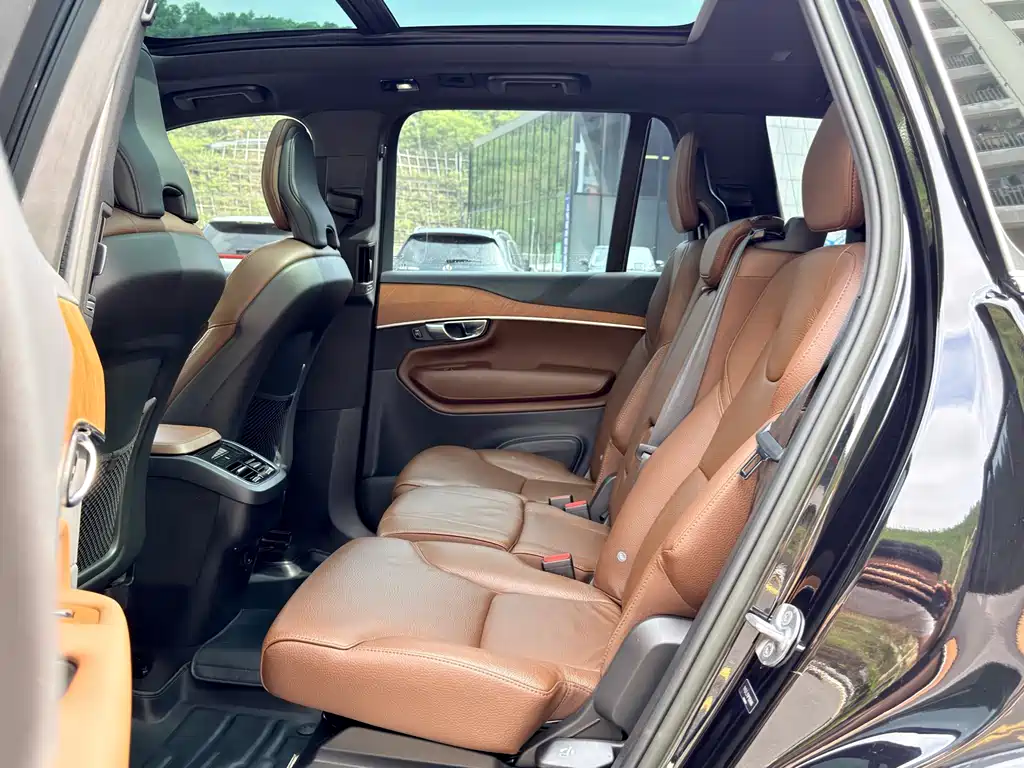 Volvo XC90 2023 B5 Luxury 7 мест