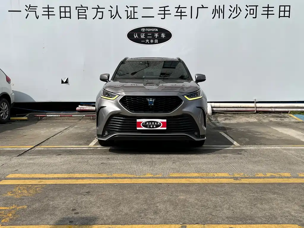 Toyota Crown Kluger — миниатюра 2
