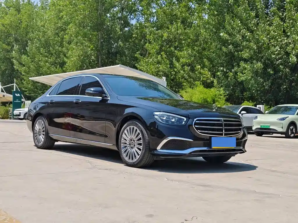 Mercedes-Benz E-Class — миниатюра 3