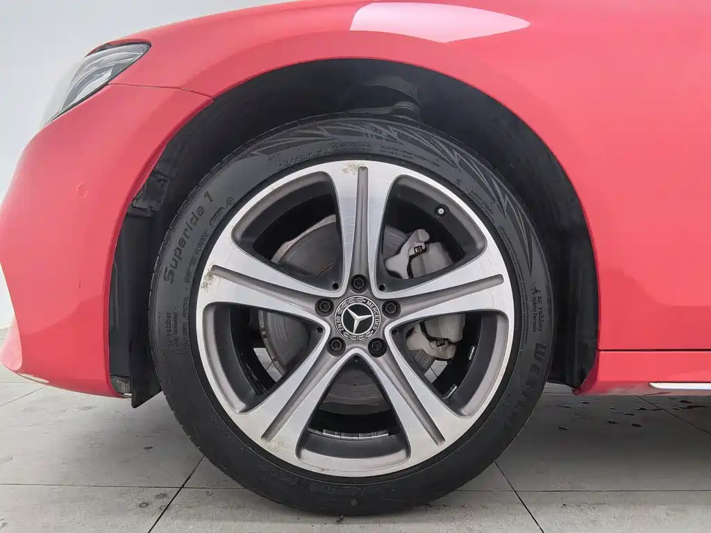 Mercedes-Benz E-Class — миниатюра 17