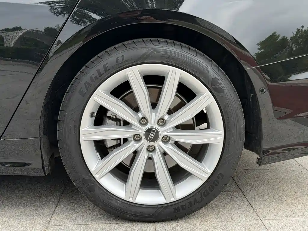 Audi A6L — миниатюра 10