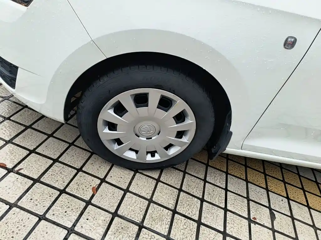 Skoda Rapid Spaceback — миниатюра 23