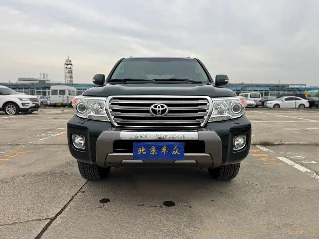 Toyota Land Cruiser 2012 4.0L AT VX