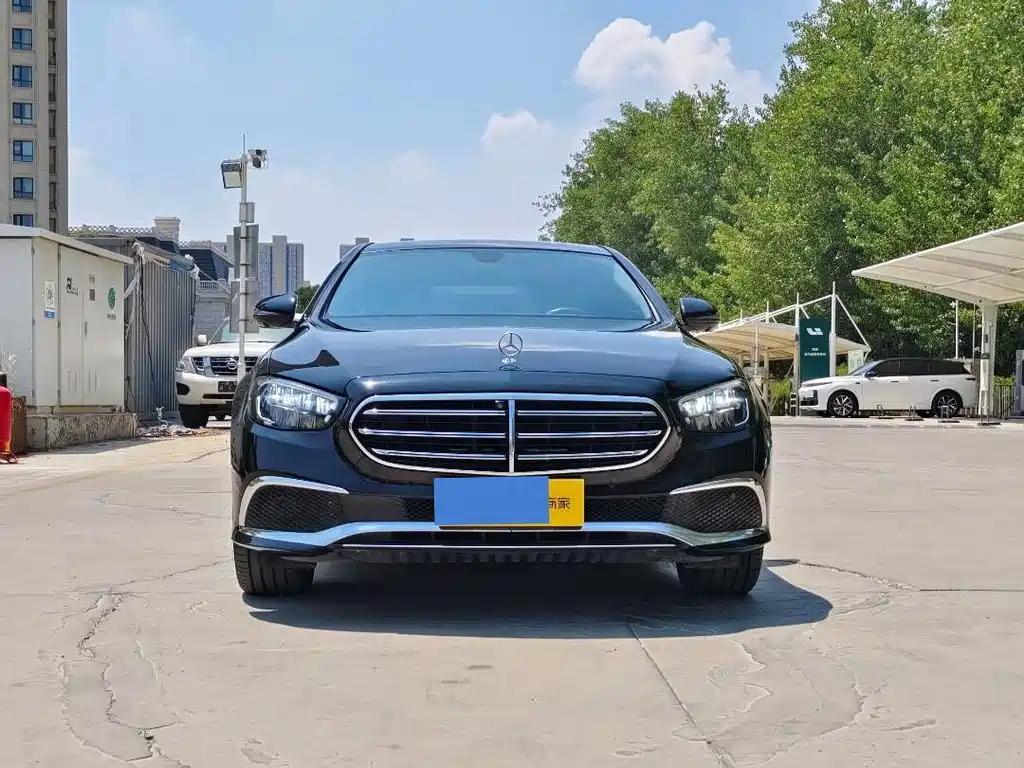 Mercedes-Benz E-Class — миниатюра 2