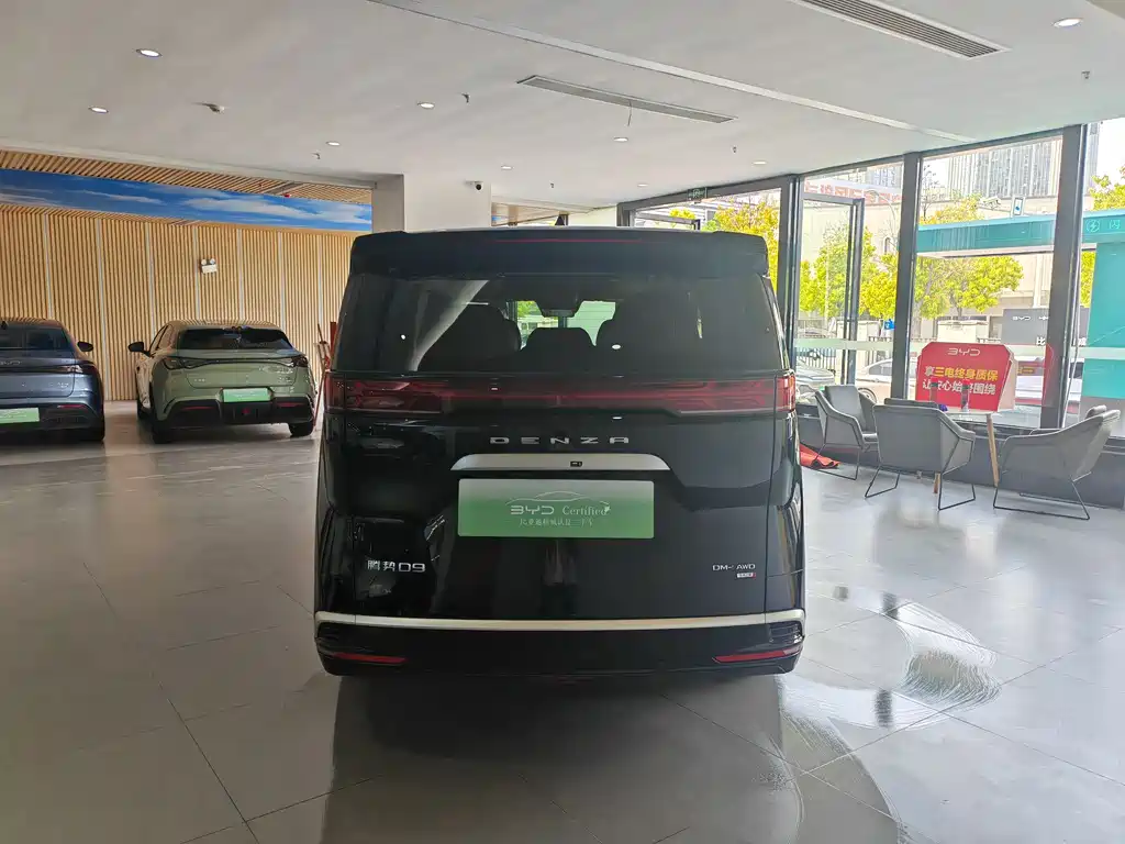 Denza D9 2025 DM-i Smart Drive 1020 Flagship