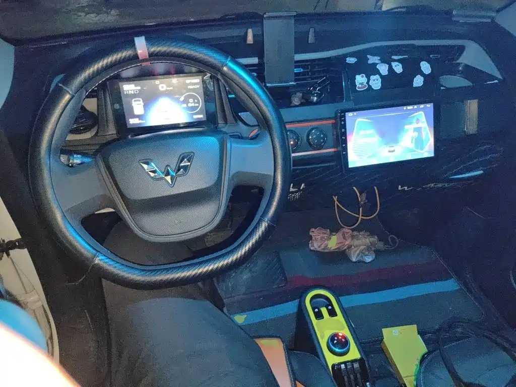Wuling MINIEV — миниатюра 10