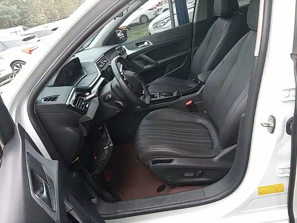Peugeot 408 — миниатюра 15