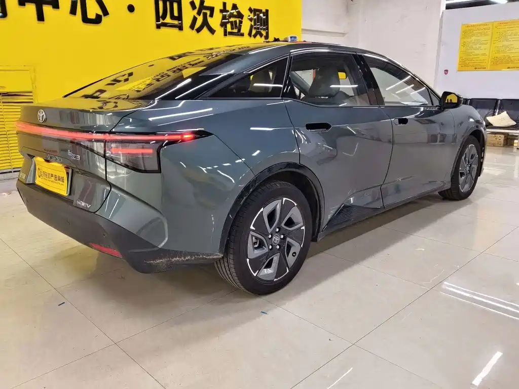 Toyota bZ3 — миниатюра 11