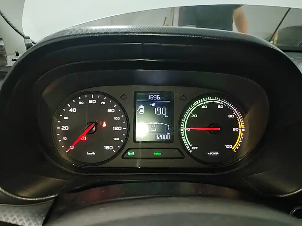 Roewe Clever — миниатюра 12