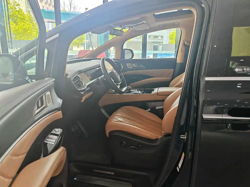 Denza D9 2025 DM-i Smart Drive 1020 Flagship