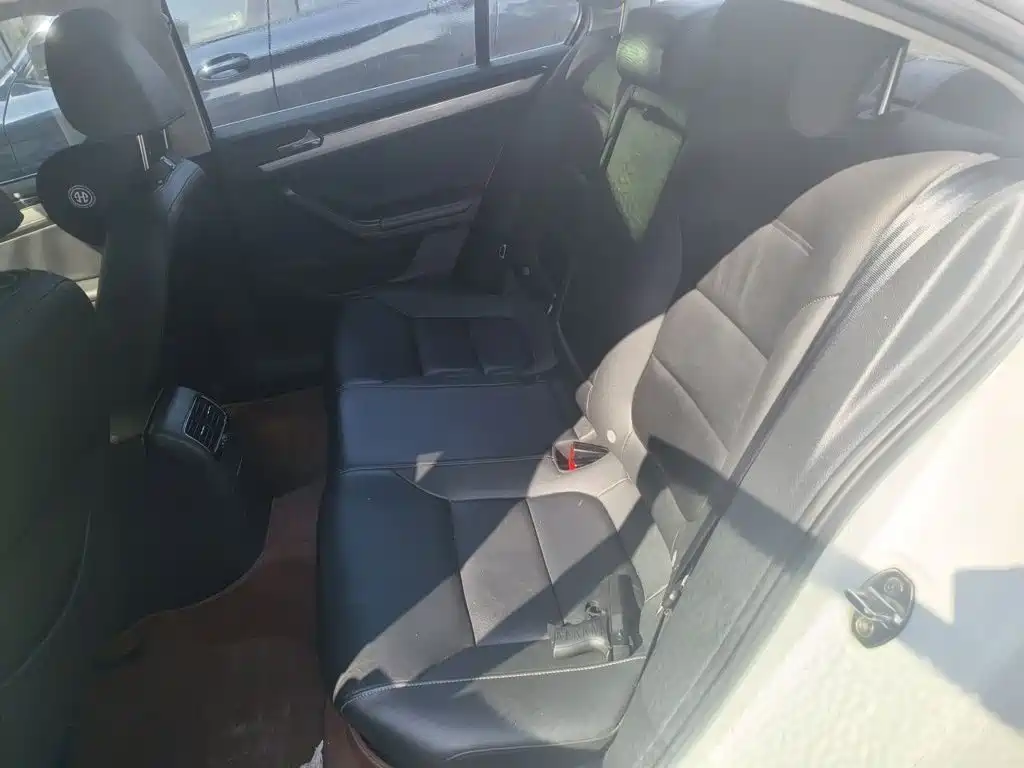 Volkswagen Sagitar — миниатюра 15