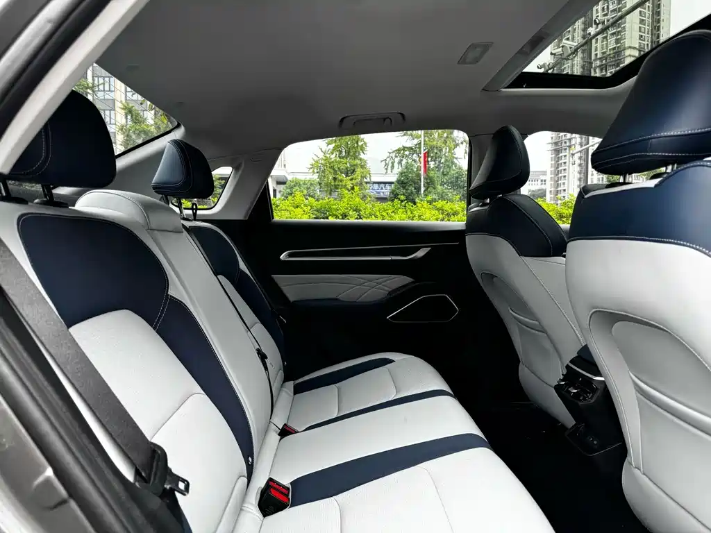 Geely Emgrand — миниатюра 11