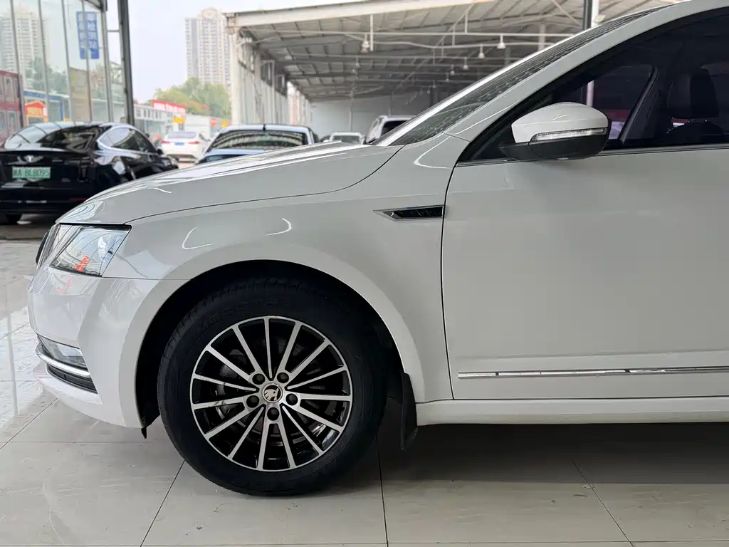Skoda Octavia — миниатюра 4